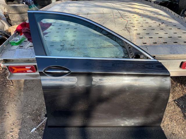 bontott BMW 5 F10 Jobb első Ajtó (Részeivel)