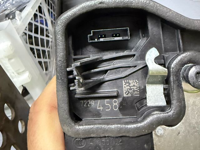 bontott BMW 5 F10 Jobb első Ajtózár