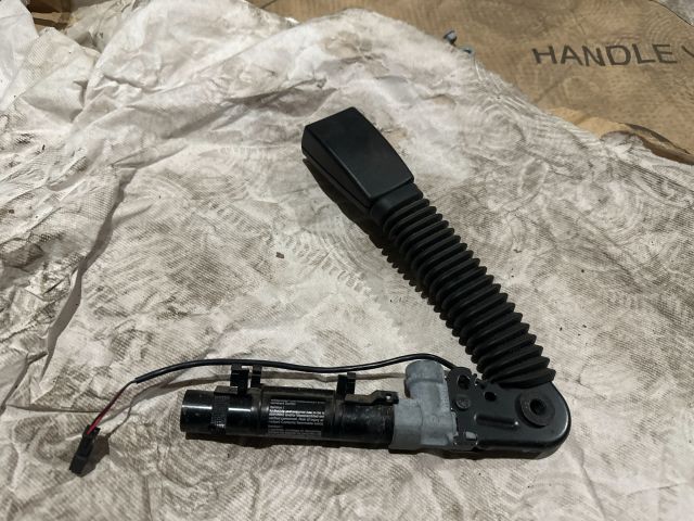 bontott BMW 5 F10 Jobb első Biztonsági Öv Csat