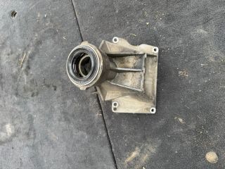 bontott BMW 5 F10 Jobb első Féltengely Tartó