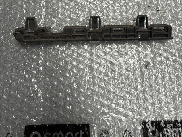 bontott BMW 5 F10 Jobb első Küszöb Tartó