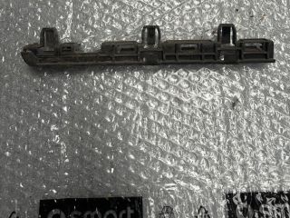 bontott BMW 5 F10 Jobb első Küszöb Tartó