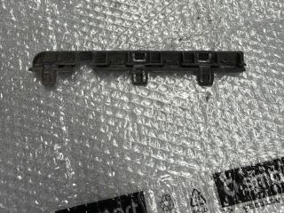 bontott BMW 5 F10 Jobb első Küszöb Tartó