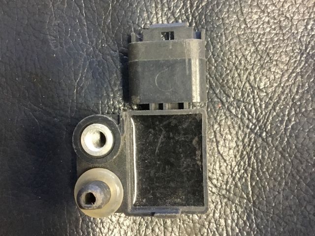 bontott BMW 5 F10 Jobb első Oldal Ütközés Érzékelő