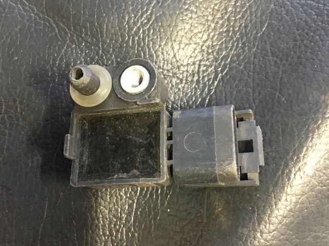 bontott BMW 5 F10 Jobb első Oldal Ütközés Érzékelő