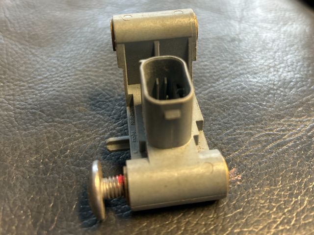 bontott BMW 5 F10 Jobb első Oldal Ütközés Érzékelő