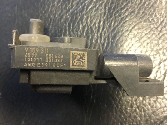 bontott BMW 5 F10 Jobb első Oldal Ütközés Érzékelő