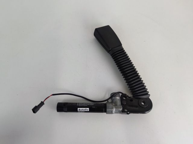 bontott BMW 5 F10 Jobb első Övfeszítő