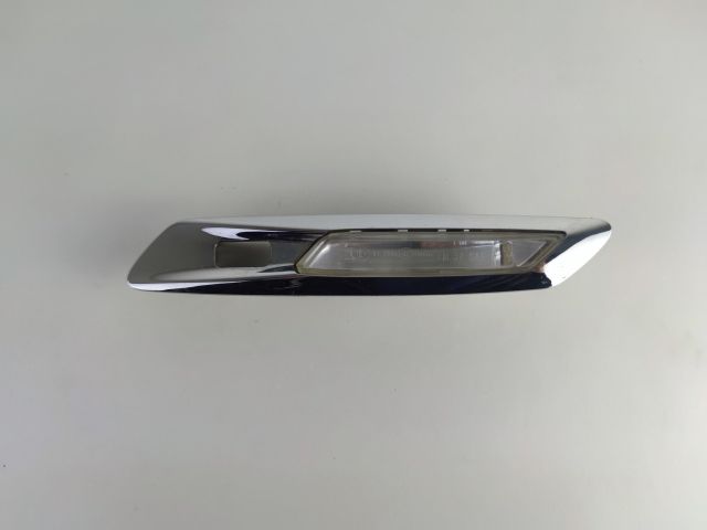 bontott BMW 5 F10 Jobb első Sárvédő Irányjelző