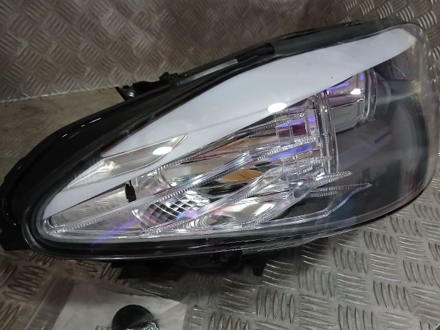 bontott BMW 5 F10 Jobb Fényszóró