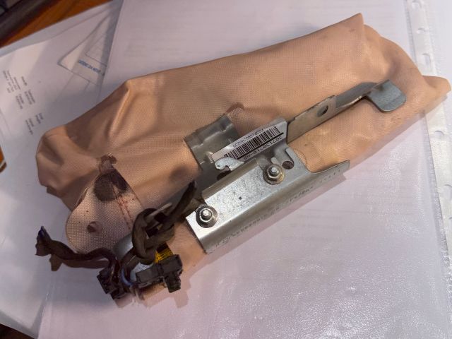 bontott BMW 5 F10 Jobb Függönylégzsák és Oldallégzsák