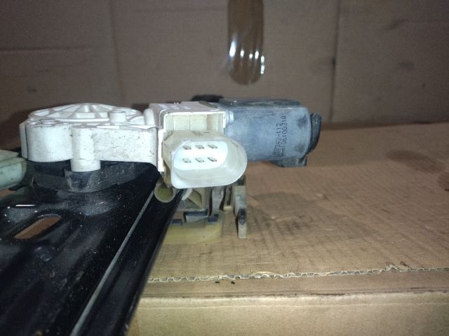 bontott BMW 5 F10 Jobb hátsó Ablakemelő Szerkezet (Elektromos)