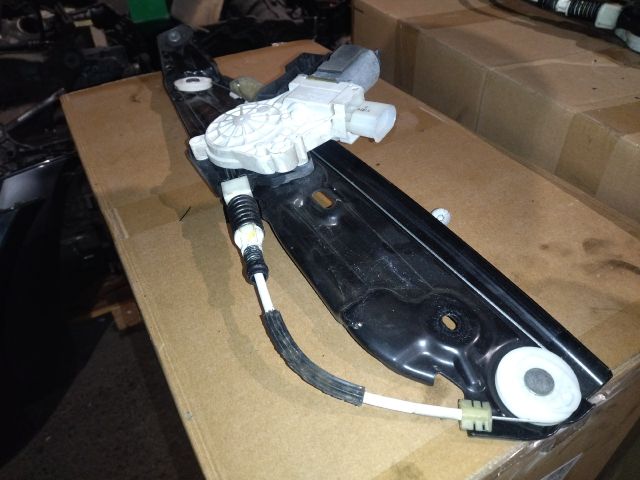 bontott BMW 5 F10 Jobb hátsó Ablakemelő Szerkezet (Elektromos)