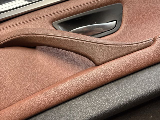 bontott BMW 5 F10 Jobb hátsó Ajtó Kárpit