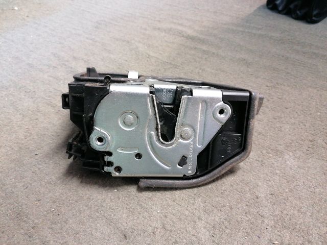 bontott BMW 5 F10 Jobb hátsó Ajtózár