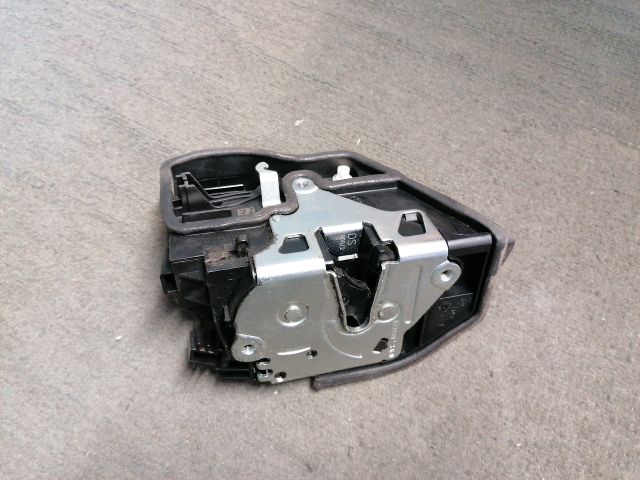 bontott BMW 5 F10 Jobb hátsó Ajtózár