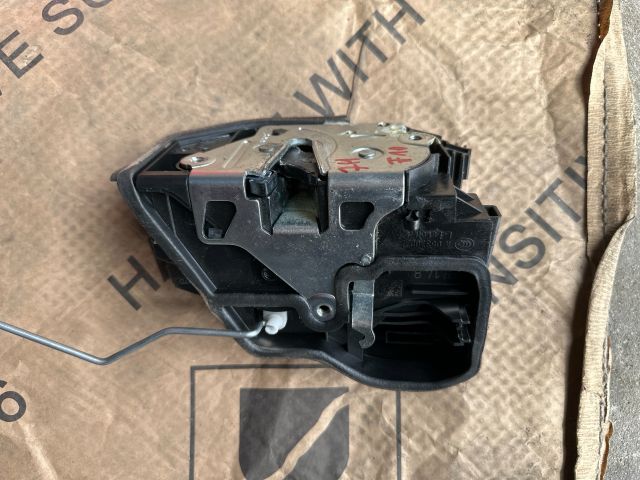 bontott BMW 5 F10 Jobb hátsó Ajtózár