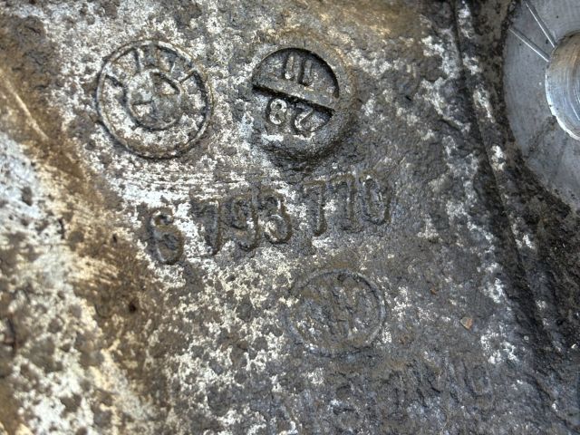 bontott BMW 5 F10 Jobb hátsó Csonkállvány Kerékaggyal