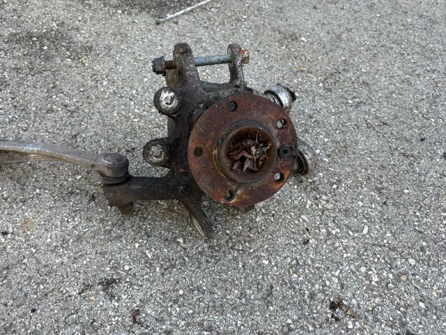 bontott BMW 5 F10 Jobb hátsó Csonkállvány Kerékaggyal