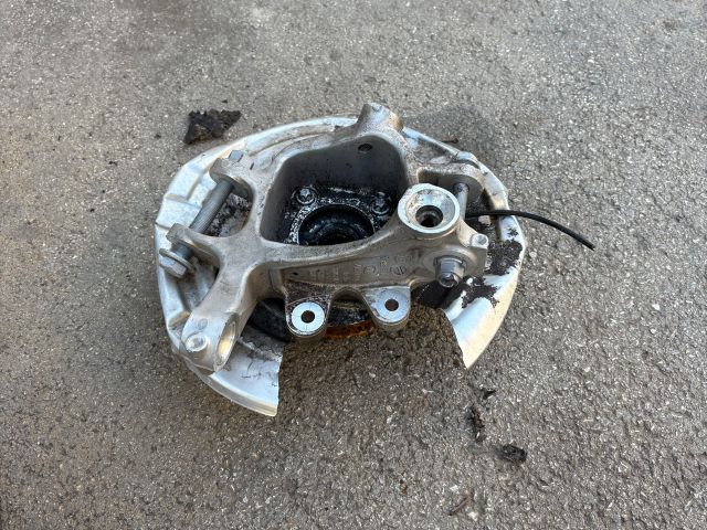 bontott BMW 5 F10 Jobb hátsó Csonkállvány Kerékaggyal