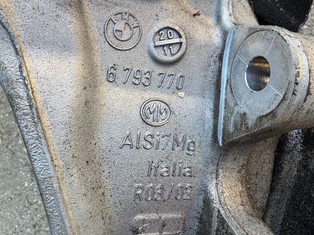 bontott BMW 5 F10 Jobb hátsó Csonkállvány Kerékaggyal