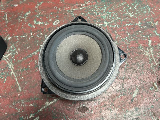 bontott BMW 5 F10 Jobb hátsó Hangszóró