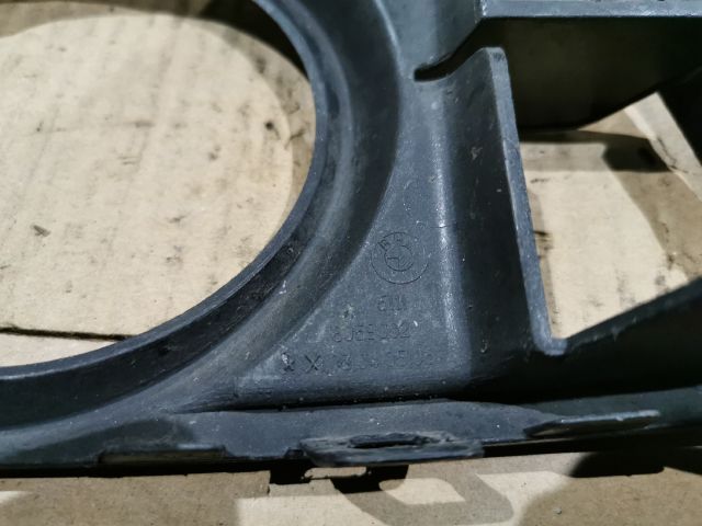 bontott BMW 5 F10 Jobb Ködlámpa Rács