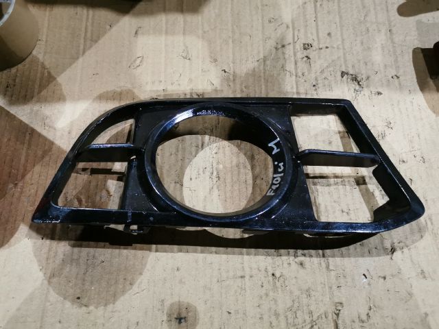 bontott BMW 5 F10 Jobb Ködlámpa Rács