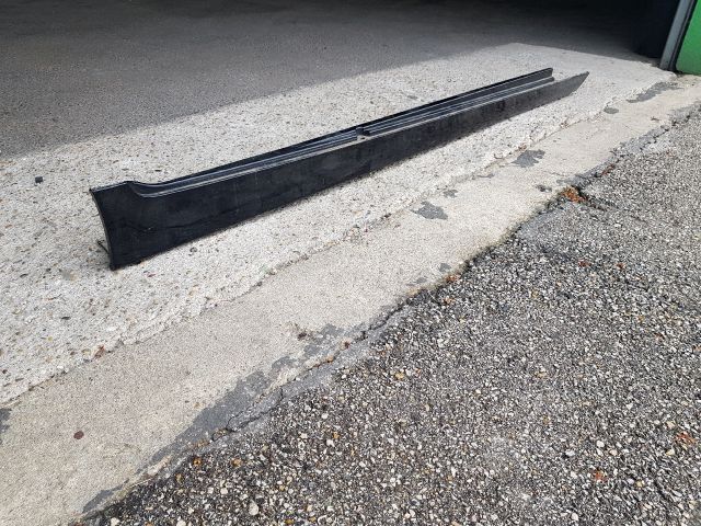 bontott BMW 5 F10 Jobb Küszöb