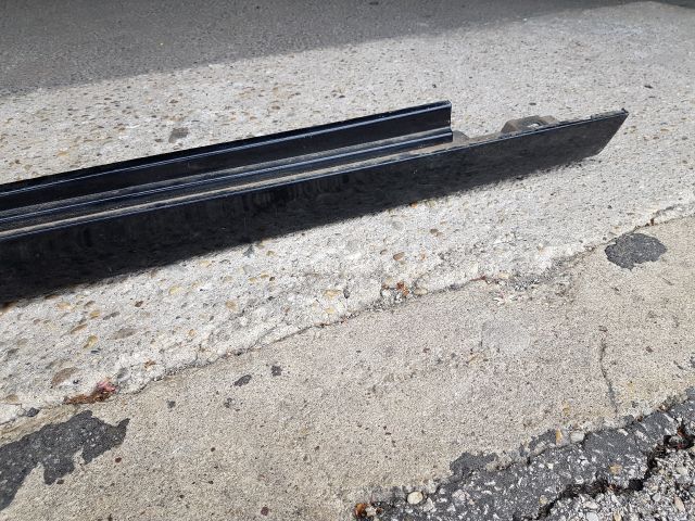 bontott BMW 5 F10 Jobb Küszöb