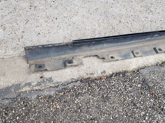 bontott BMW 5 F10 Jobb Küszöb