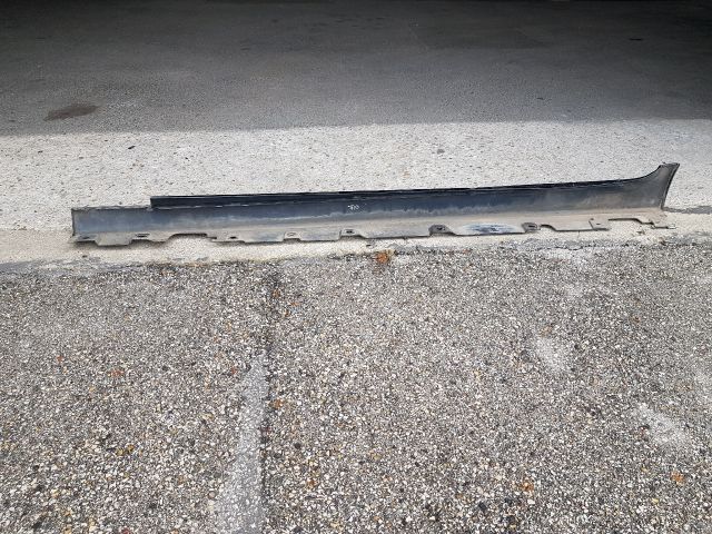 bontott BMW 5 F10 Jobb Küszöb