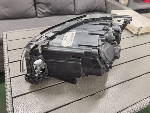 bontott BMW 5 F10 Jobb Ledes Fényszóró