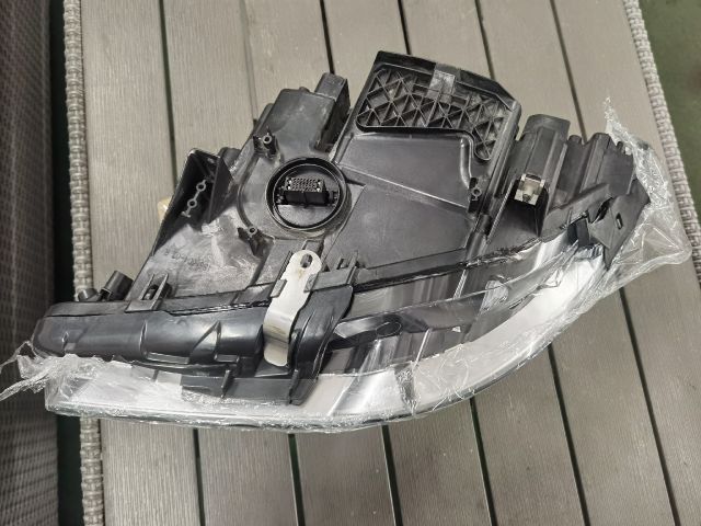 bontott BMW 5 F10 Jobb Ledes Fényszóró