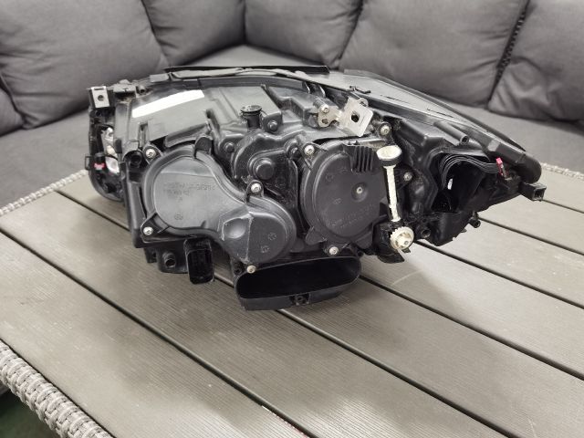 bontott BMW 5 F10 Jobb Ledes Fényszóró