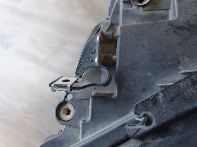 bontott BMW 5 F10 Jobb Xenon Fényszóró