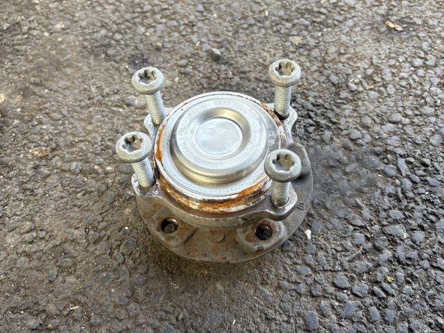 bontott BMW 5 F10 Kerékcsapágy