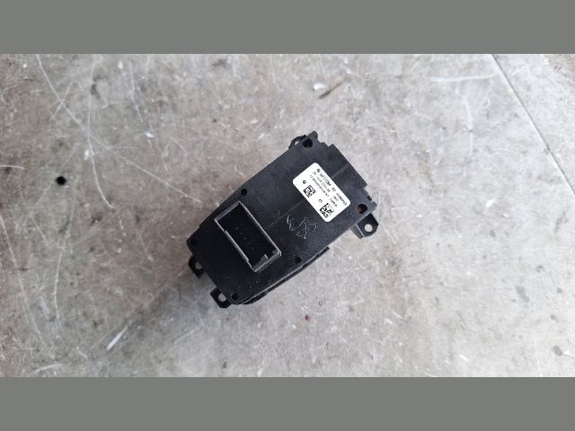 bontott BMW 5 F10 Kézifék Kapcsoló