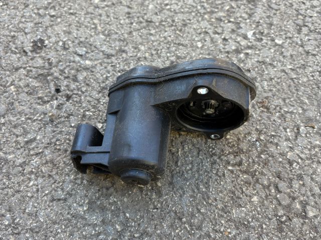 bontott BMW 5 F10 Kézifék Motor