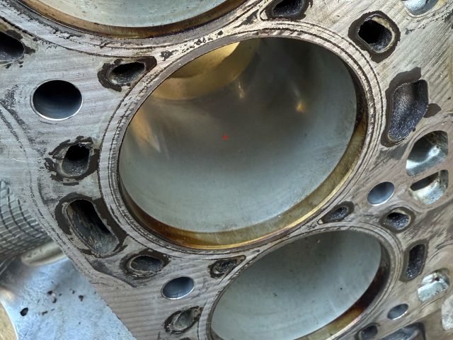 bontott BMW 5 F10 Motorblokk (Fűzött)