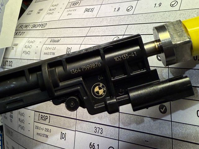 bontott BMW 5 F10 Porlasztó Sor / Híd