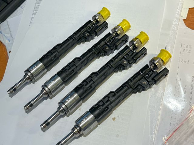 bontott BMW 5 F10 Porlasztó Sor / Híd