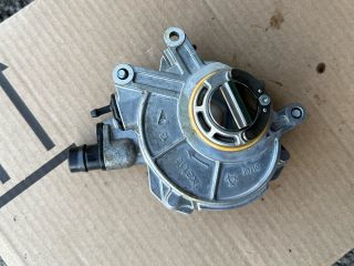 bontott BMW 5 F10 Vákumpumpa