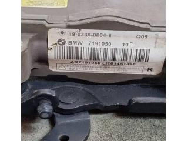 bontott BMW 5 F10 Motorháztető Jobb Zsanér