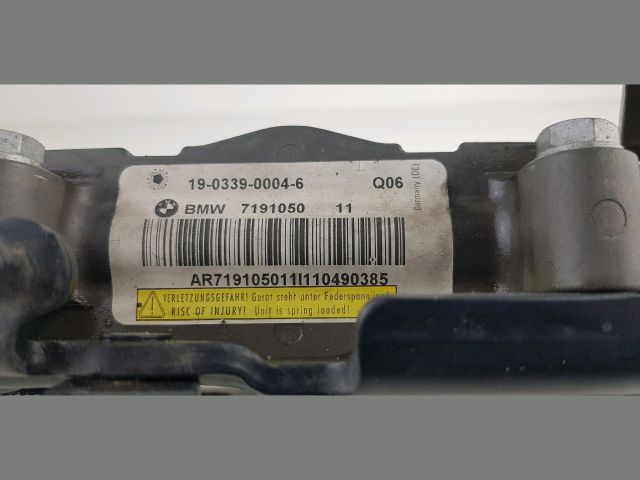 bontott BMW 5 F10 Motorháztető Jobb Zsanér