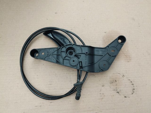 bontott BMW 5 F10 Motorháztető Nyitó Kar / Gomb