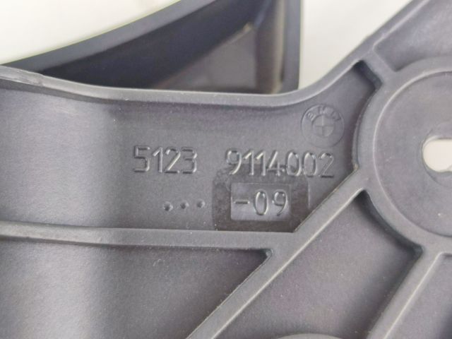 bontott BMW 5 F10 Motorháztető Nyitó Kar / Gomb