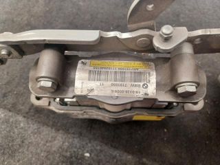 bontott BMW 5 F10 Motorháztető Zsanér Pár