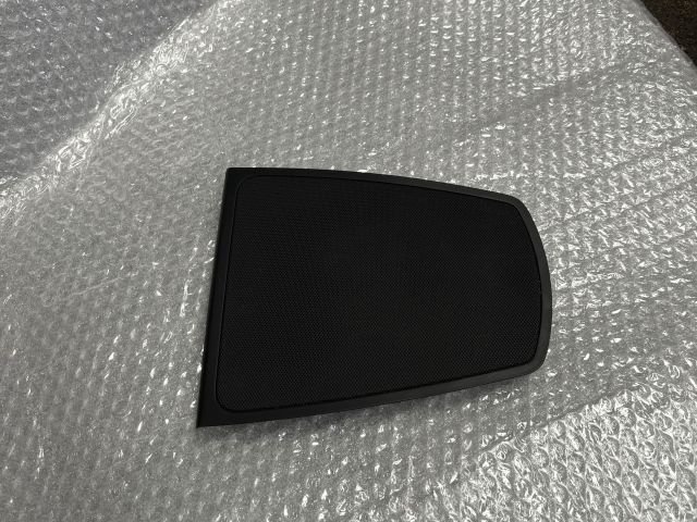 bontott BMW 5 F10 Műszerfal Középső Hangszóró Burkolat