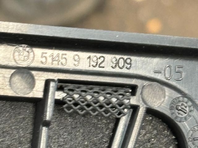 bontott BMW 5 F10 Műszerfal Középső Hangszóró Burkolat